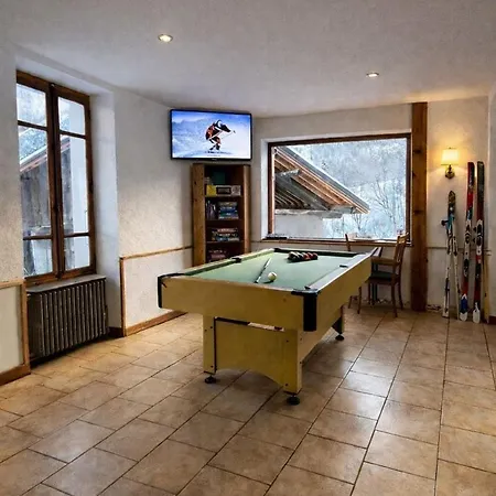 Alpehytte Splendid Ski-in,ski-out Historical Chalet! La Léchère