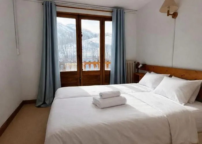 Splendid Ski-in,ski-out Historical Chalet!